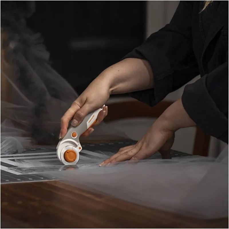 Fiskars Rollmesser, für Rechts- und Linkshänder , 1 Stk