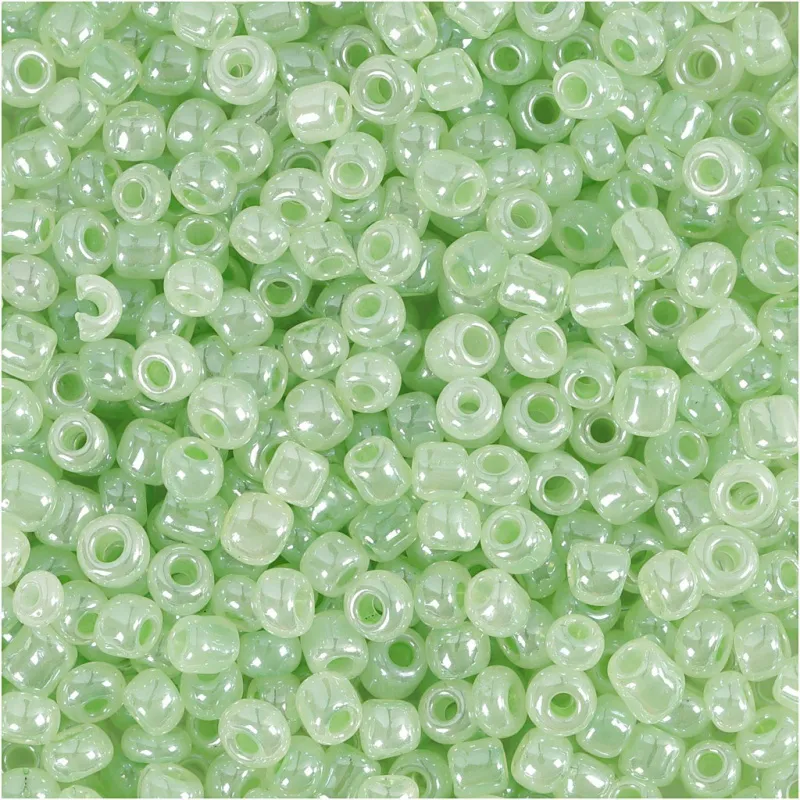 Rocailles-Perlen, D 3 mm, Größe 8/0, Lochgröße 0,6-1,0 mm, Hellgrün, 25 g/ 1 Pck